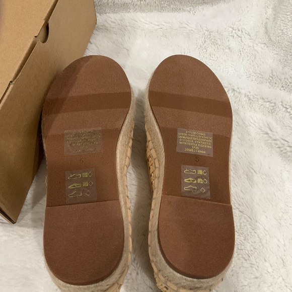 J.Crew Factory NWB Woven espadrille slip-ons flats- size 5 - Picture 2 of 3